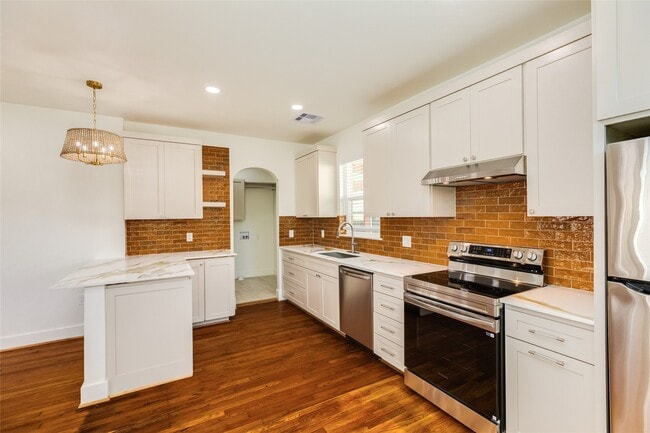 Building Photo - 2512 Avenue K