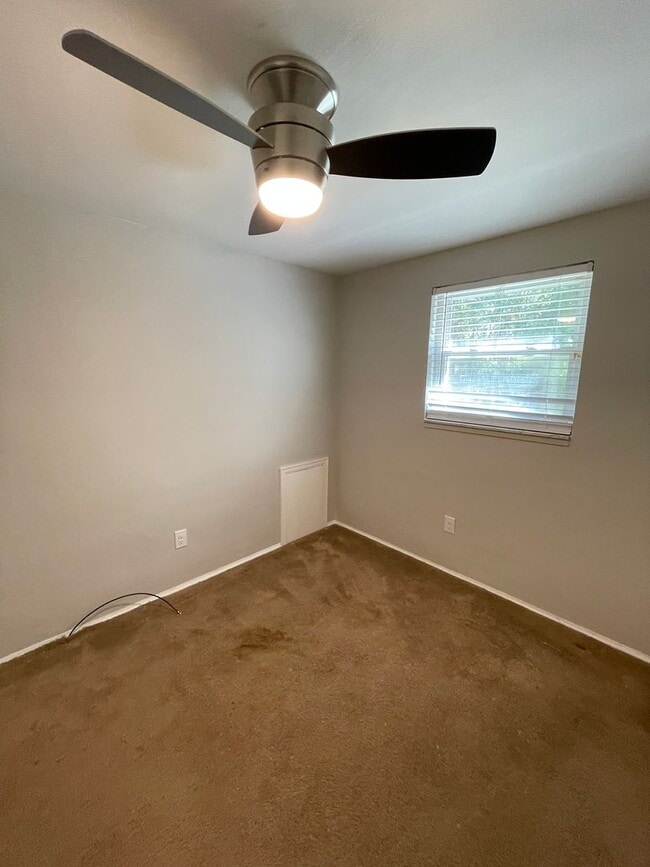 Building Photo - 139 Rodilin Dr