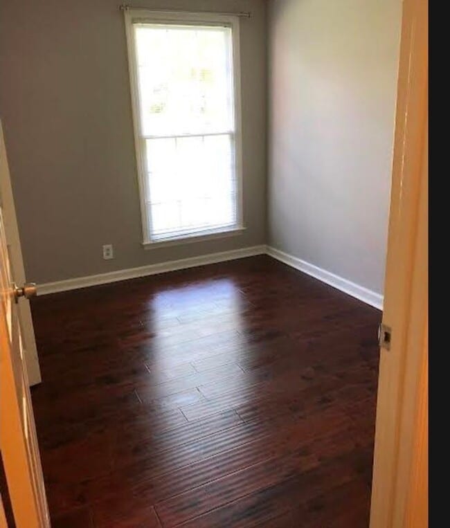 Building Photo - Easy walk to Vanderbilt University