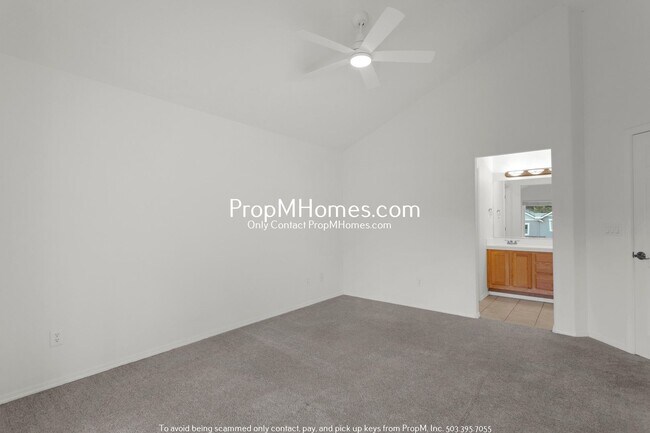 Building Photo - Beautiful Townhome in Parker Crest – Moder...