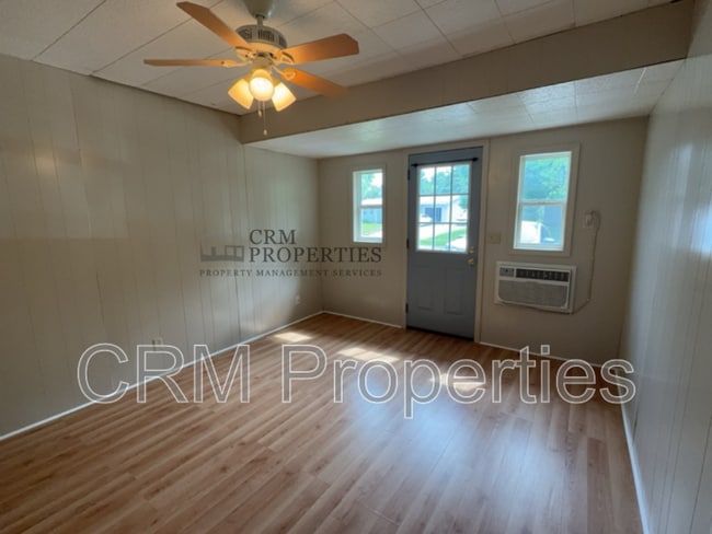 Building Photo - 814 Maumee Dr