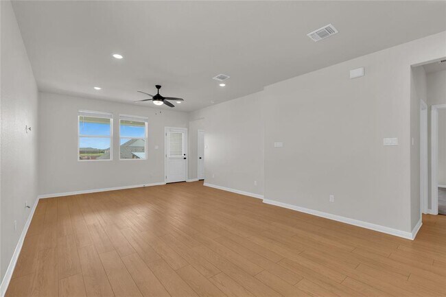 Building Photo - 106 Pinyon Pine Pass