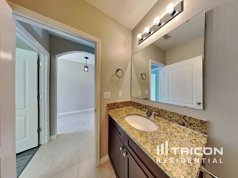 Building Photo - 5131 Star Ruby Ave