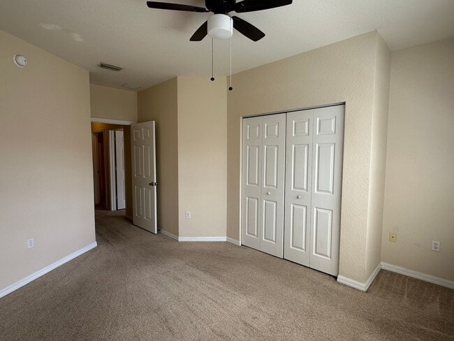 Building Photo - 4/2/2 Beautiful Condo