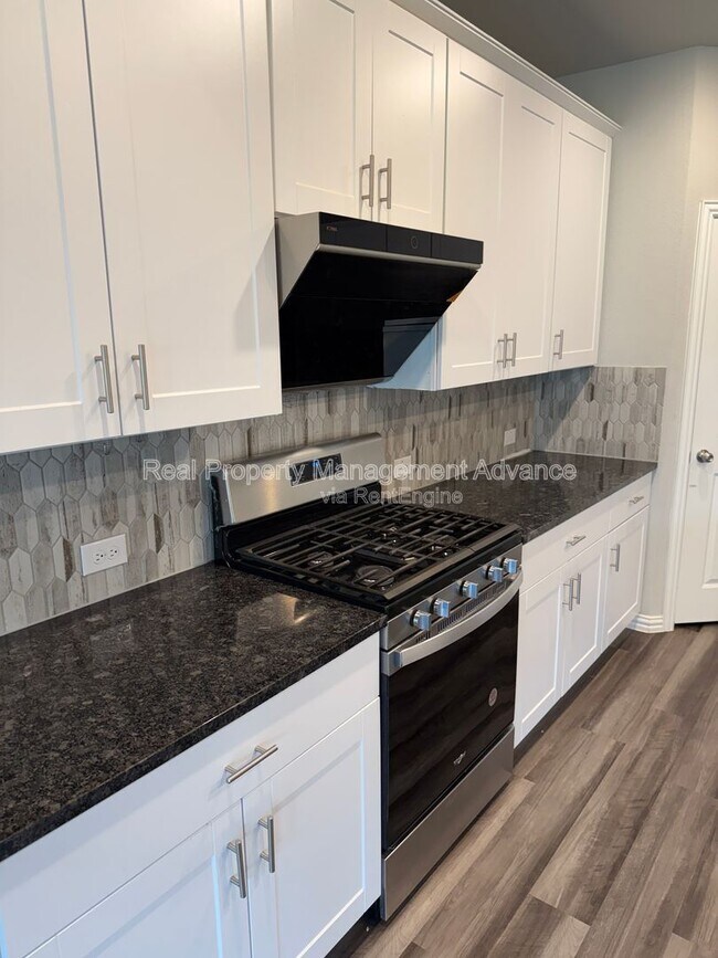 Building Photo - 452 Morning Dew Ln