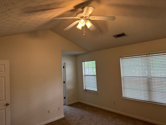 Building Photo - 356 Springbottom Ct SE