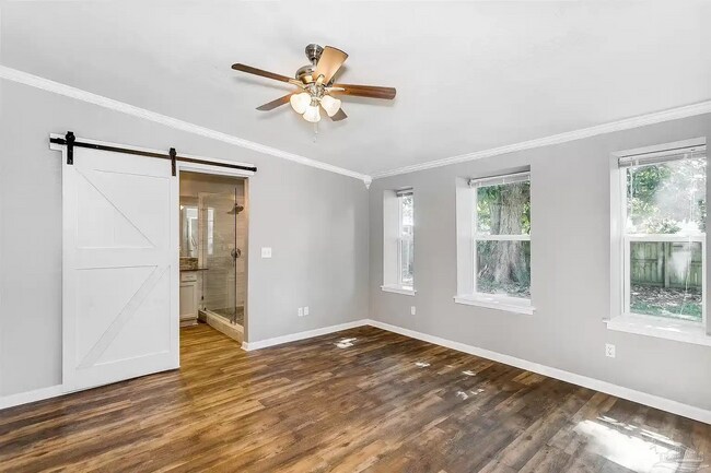 Building Photo - 394 Rosewood Dr