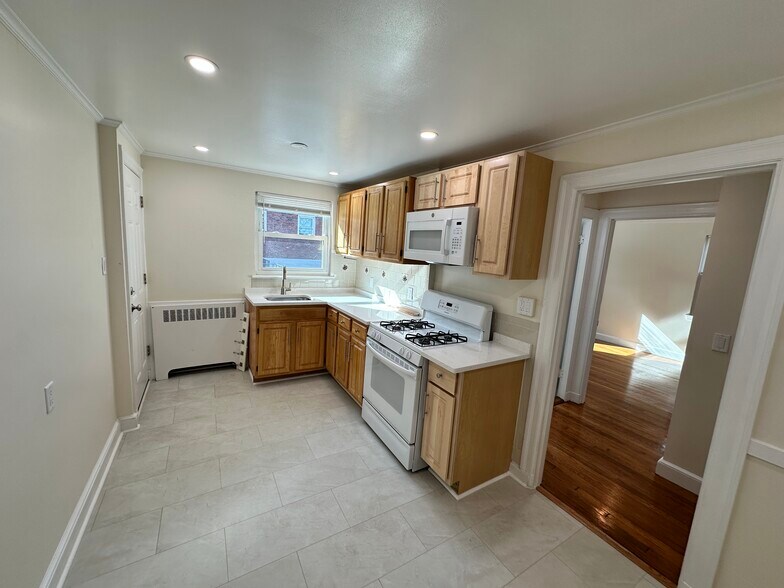 Building Photo - 170 Summit Ave