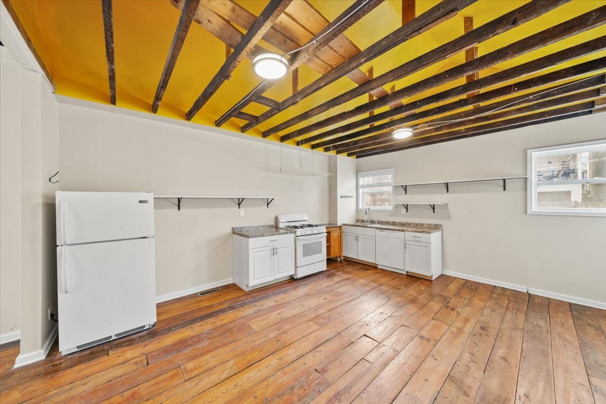 Building Photo - 1822 Holly St