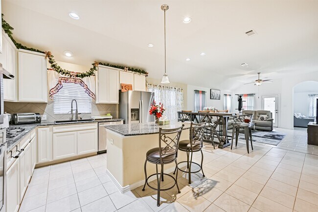 Building Photo - 3033 Broadhaven Dr