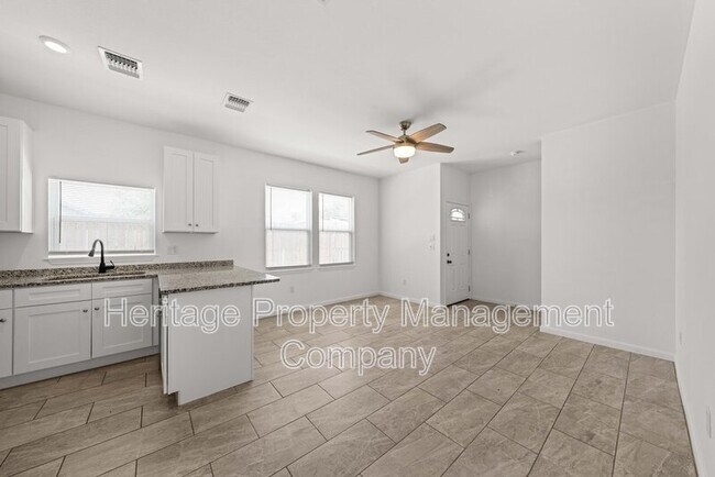 Building Photo - 323 Gabriel