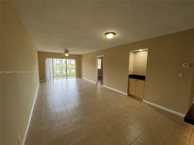 Building Photo - 2829 N Course Dr