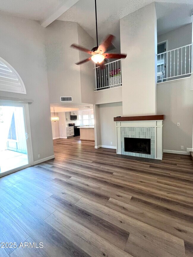 Building Photo - 4924 E Hillery Dr