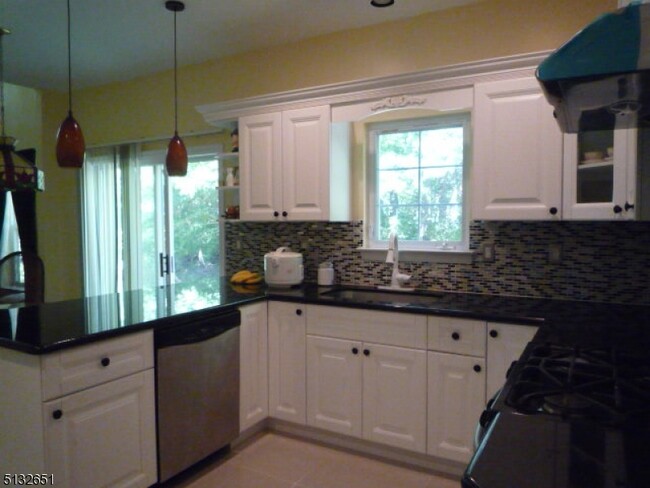 Building Photo - 9 Harrogate Cir