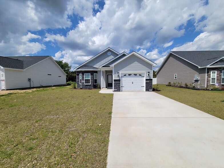 Building Photo - 764 Hobonny Loop