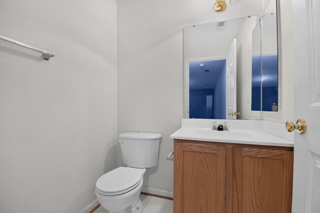 Building Photo - Meticulously maintained & spacious 4 Bd/2 full & 2 half bath home  Home in Dawson's Landing - Pet...