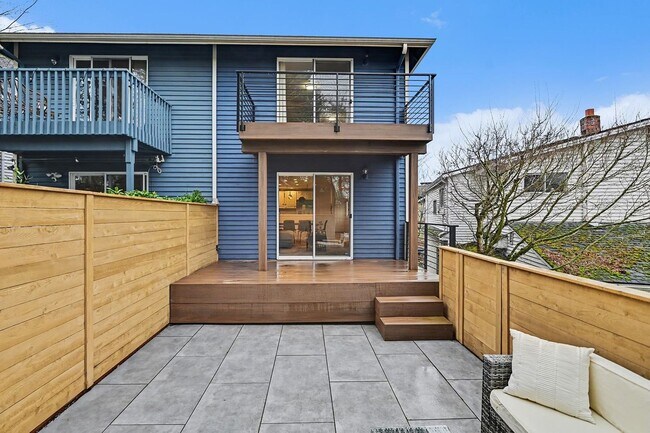 Building Photo - 3bd/3ba Seattle Home