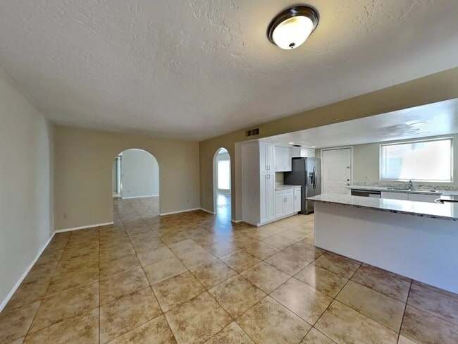 Building Photo - 4143 W Michelle Dr