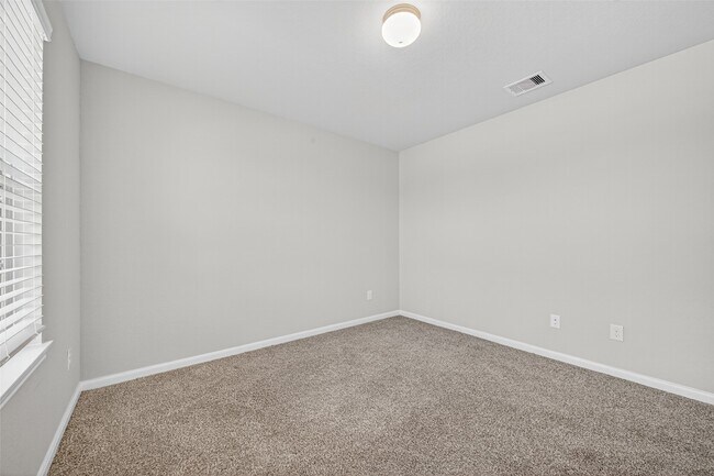 Building Photo - 29627 Juntti Park Ct