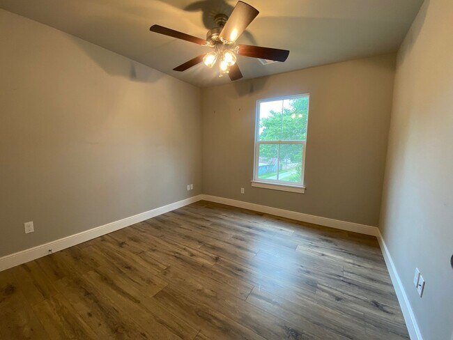 Building Photo - Beautiful home for rent in Coweta!!