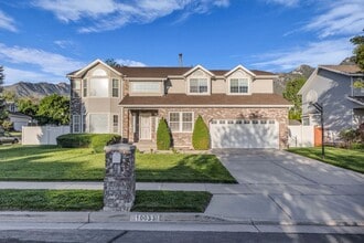 Building Photo - 5BR Sandy Home w/ NEW Flooring, Huge Basement & Large Backyard