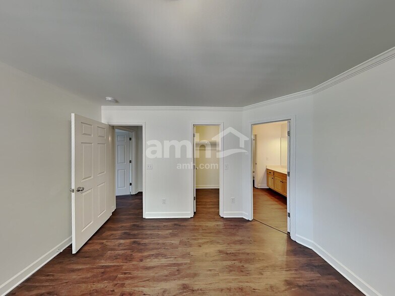 Building Photo - 2043 Keene Cir