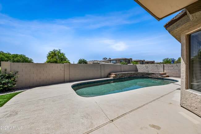 Building Photo - 6937 E Paradise Ln