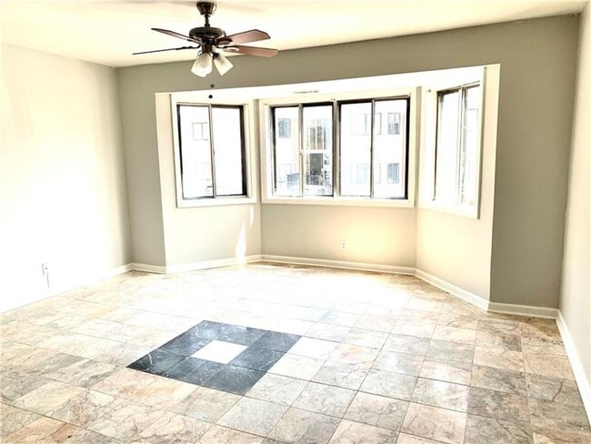 Building Photo - 145 Northwood Dr