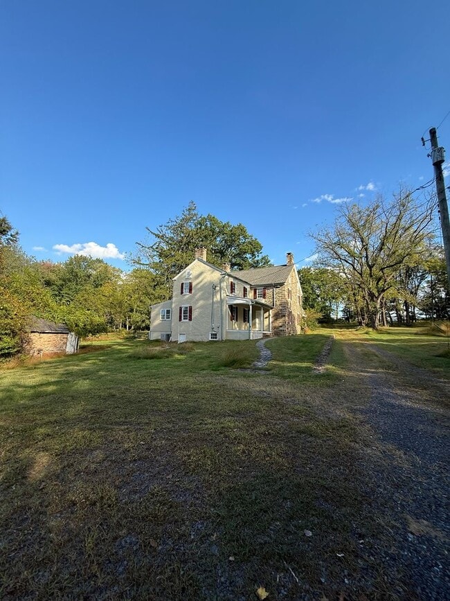 Building Photo - Charming Doylestown Modern Farmhouse & Barn