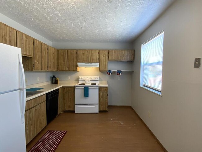 Building Photo - 1028 Belle Valley Dr