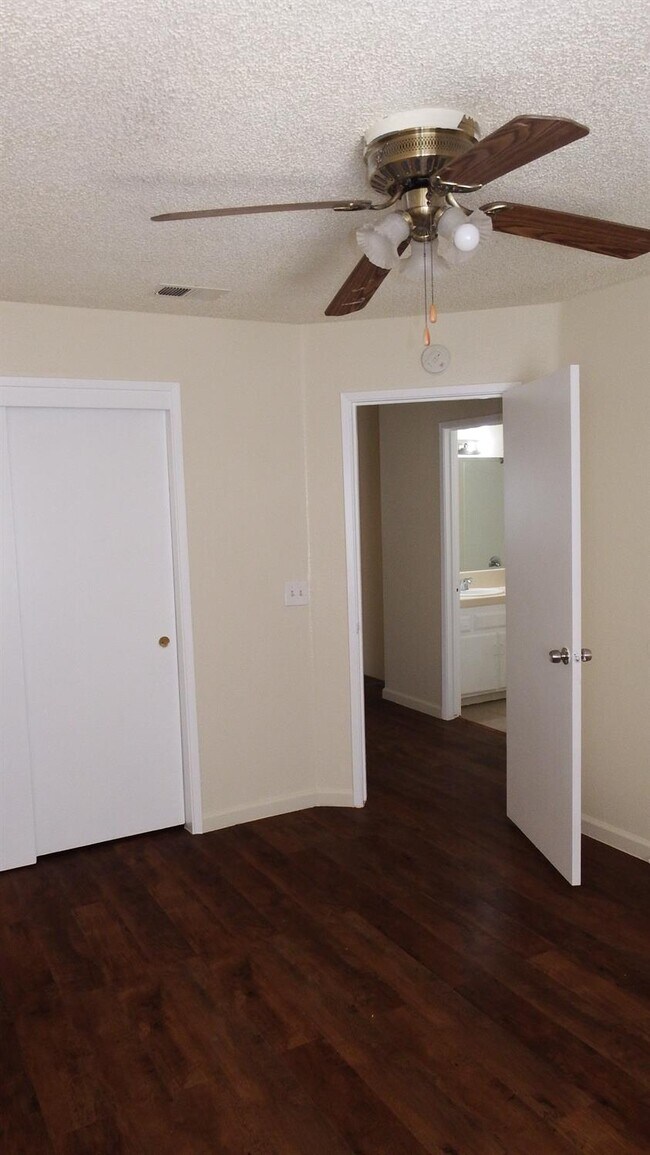 Building Photo - 7808 Walnut Grove Ct