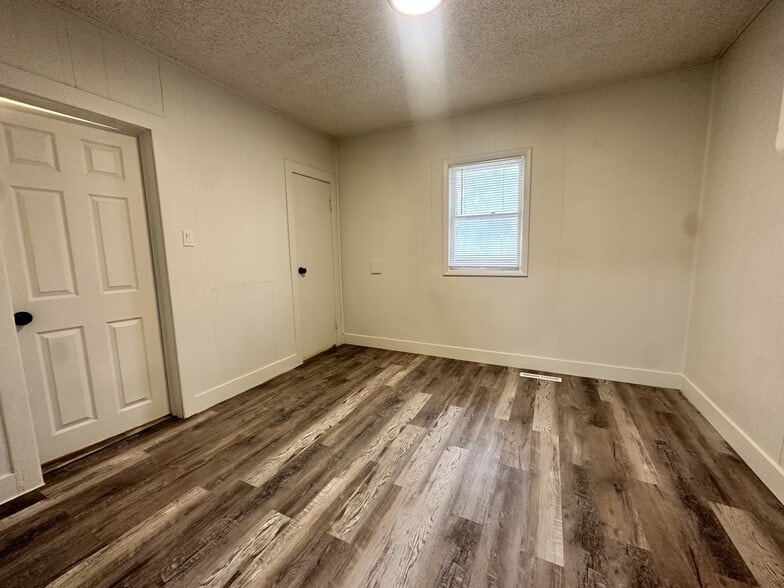 Building Photo - 3442 S 200 E