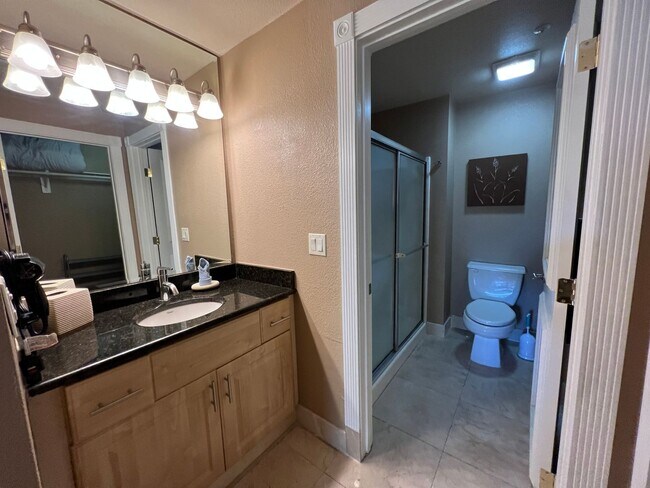 Building Photo - $500 OFF 1st MONTH RENT! MERIDIAN 2 BDR /2...
