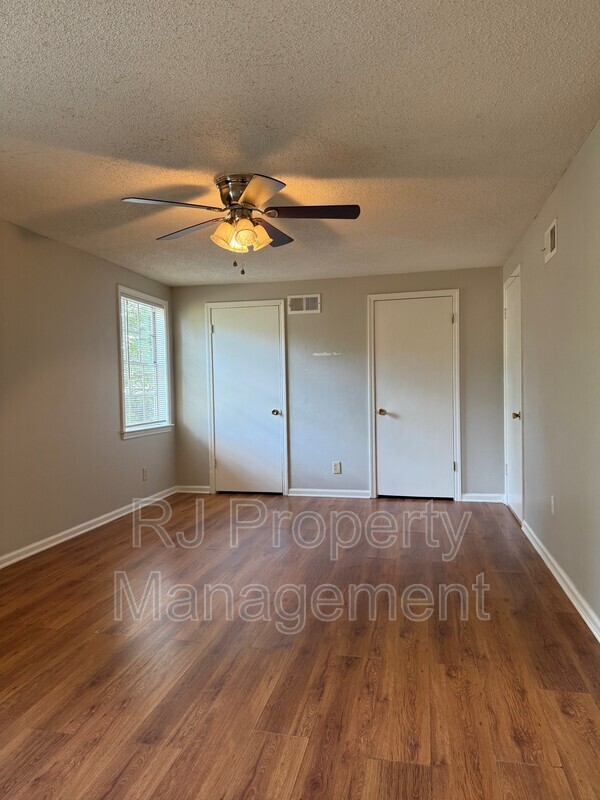 Building Photo - 3086 Estes St