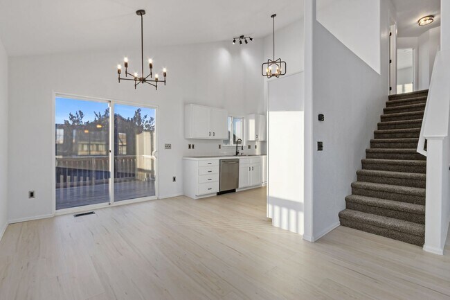 Building Photo - Fully Renovated Single Family Home! Severa...