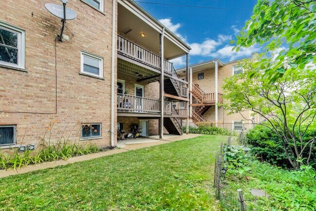 Building Photo - 4257 Oakton St