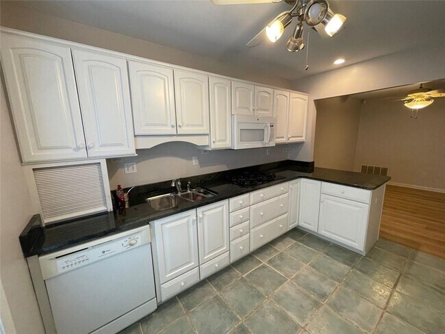 Building Photo - 1510 Wynnes Ridge Cir SE
