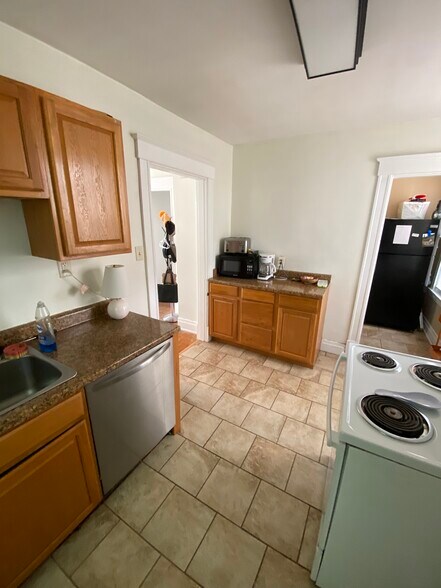Building Photo - 3108 Markbreit Ave