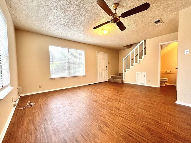 Building Photo - 2620 Bolivar St