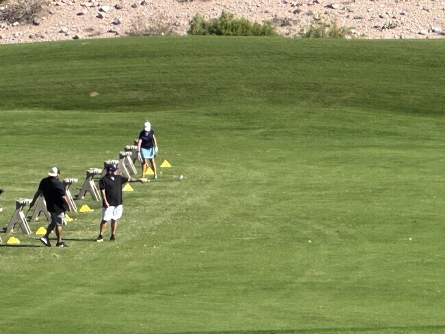 Building Photo - 3 BR Furnished w/Utilities-Vacation Rental- Laughlin Ranch