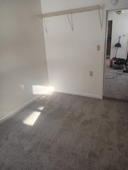 Building Photo - 244 S 4th St