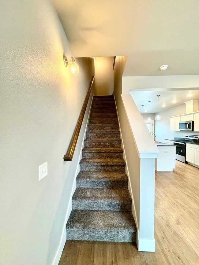 Building Photo - 2 Bedroom 2.5 Bathroom Duplex in the Annafeld Subdivision