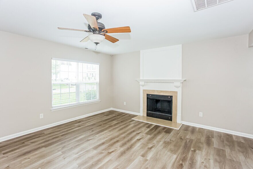 Building Photo - 10531 Katie Creek Ct
