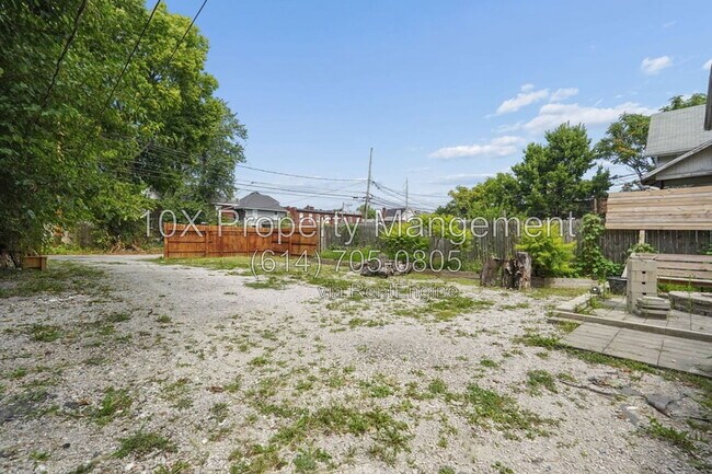 Building Photo - 1015 Lockbourne Rd
