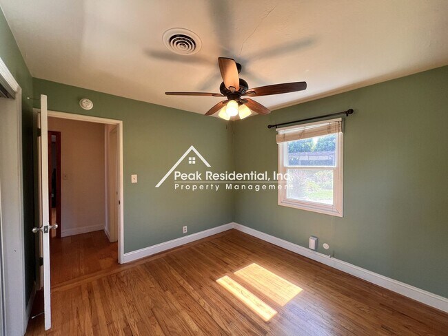 Building Photo - Spacious 2bd/2ba Arden Area Home-Must See!