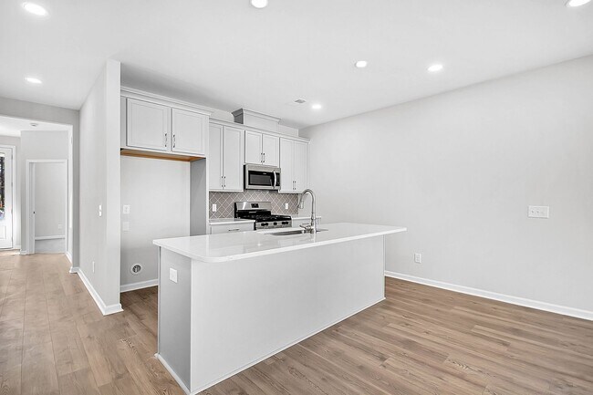 Building Photo - 482 Green Fern Dr