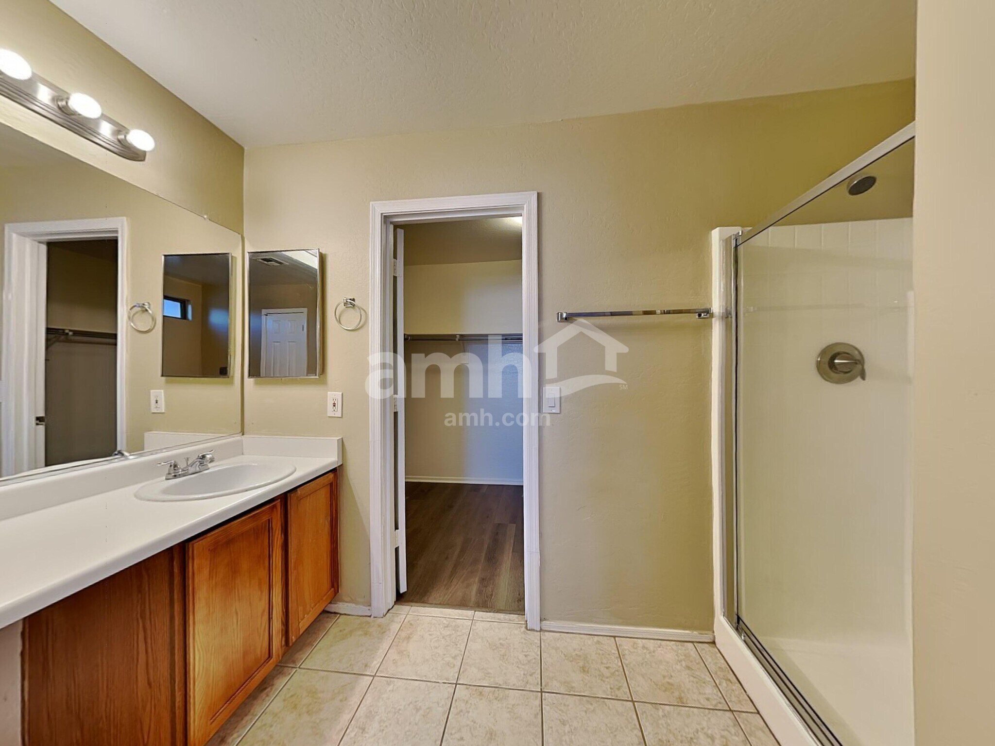 Building Photo - 10006 W Miami St