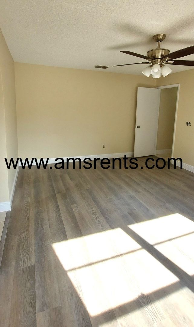 Building Photo - 4 bedroom Home in Kissimmee