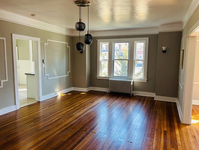 Primary Photo - 11 Elliott Pl