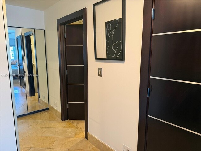 Building Photo - 2301 Collins Ave